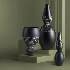 Rometti Vaso Mandola in ceramica nera di Jean-Christophe Clair